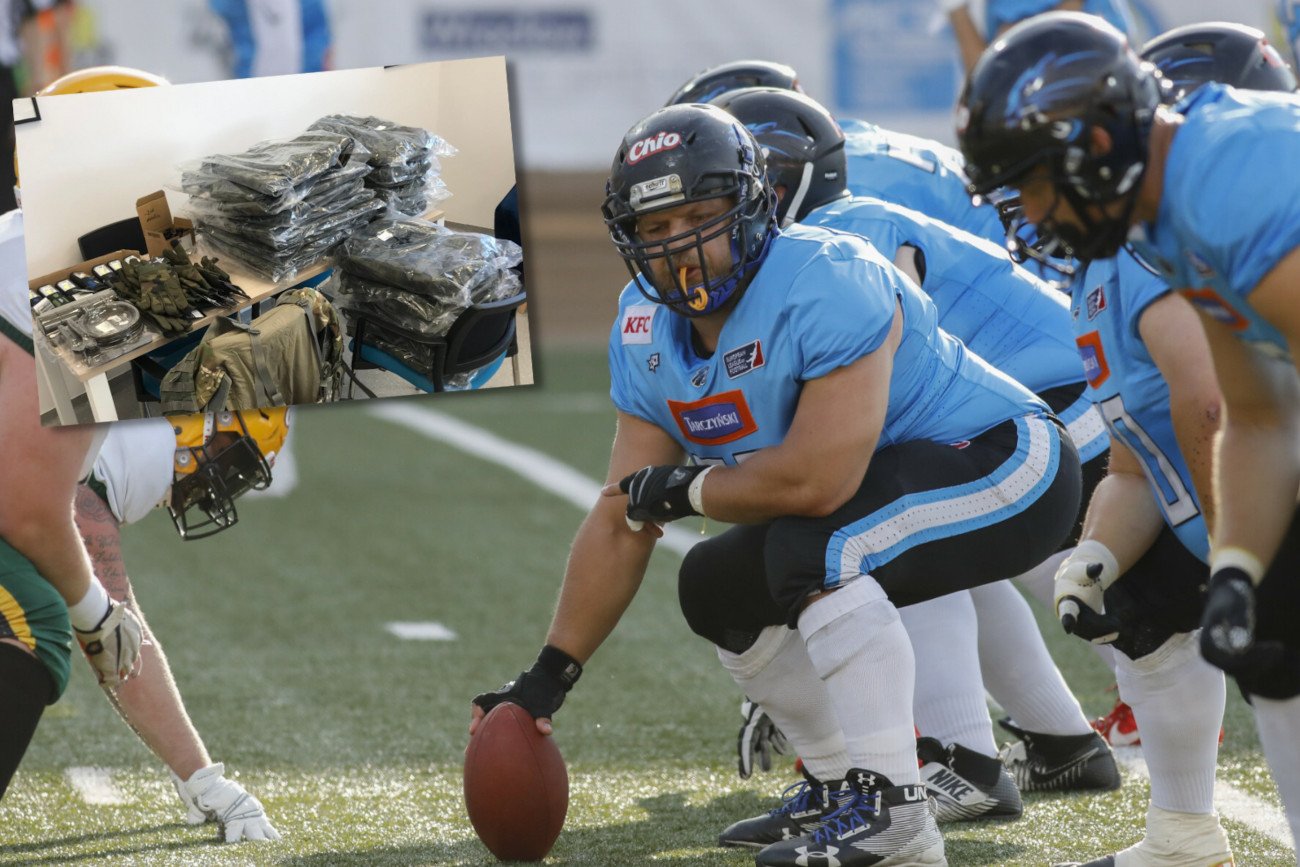 Futboliści amerykańscy z Wrocławia w trudnej chwili wsparci swoich lwowskich przyjaciół z boiska.