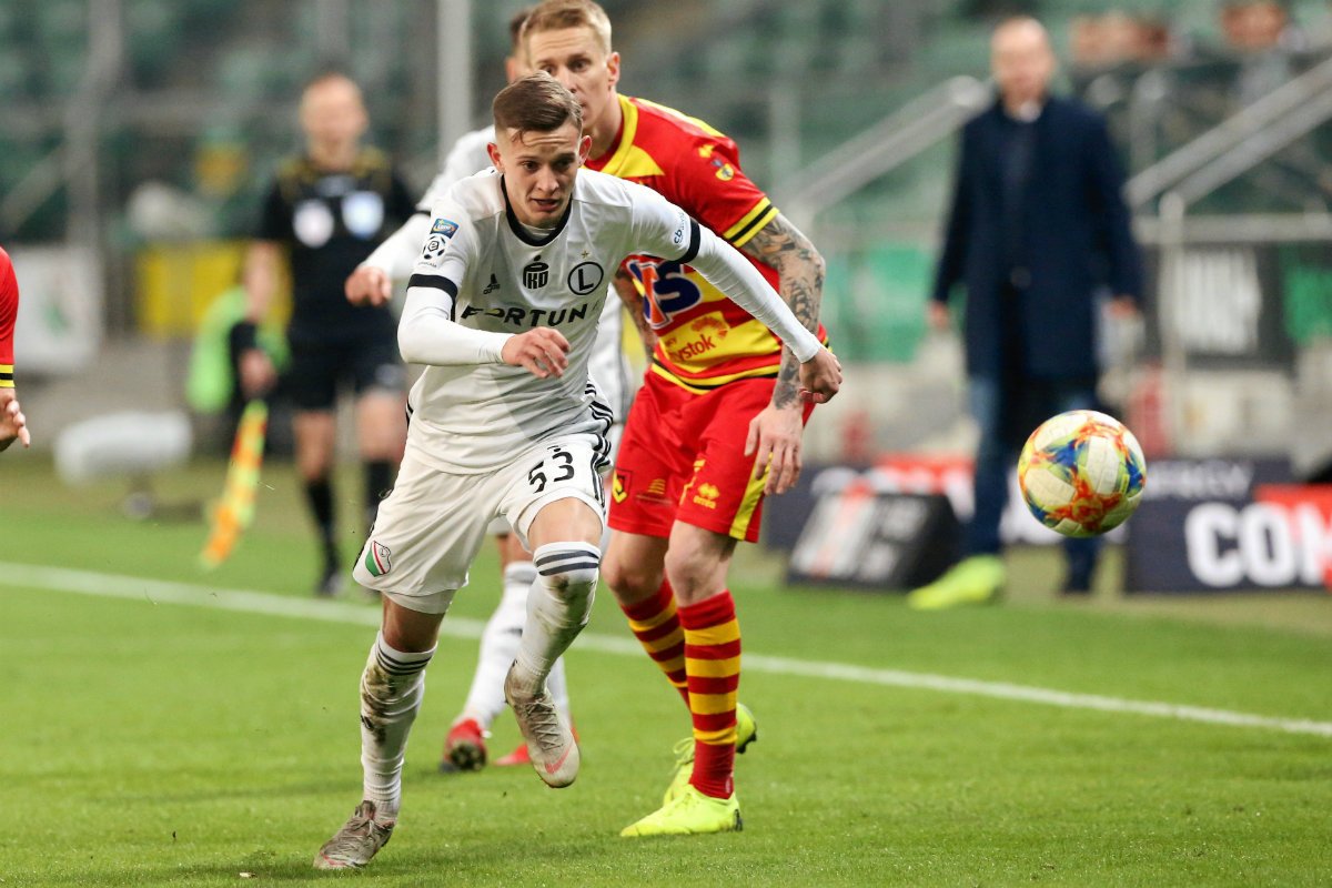 Sebastian Szymański odchodzi z Legii Warszawa do Dynama Moskwa za 5,5 mln euro.