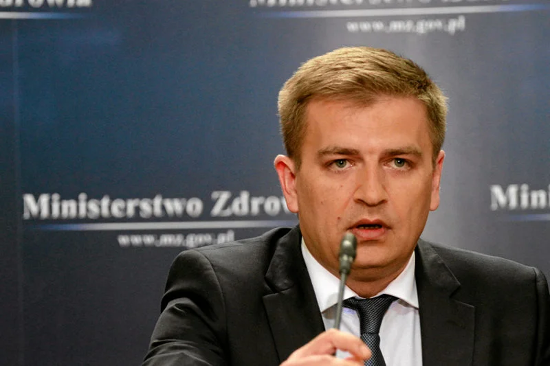 Ministerstwo Zdrowia bezprawnie zwolniło 64-letnią sekretarkę.