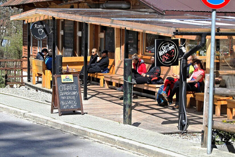 Majówka 2021: które sklepy będą otwarte 1, 2 i 3 maja? [Niedziela handlowa]