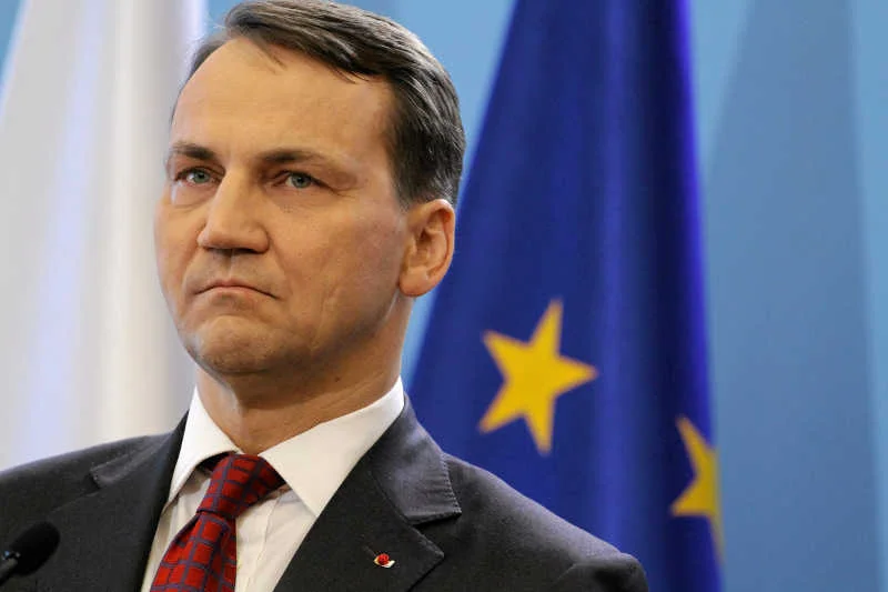 Radosław Sikorski twierdzi w wywiadzie dla CNN, że Rosja finansuje na Ukrainie "działania dywersyjne" i "wywrotowe"