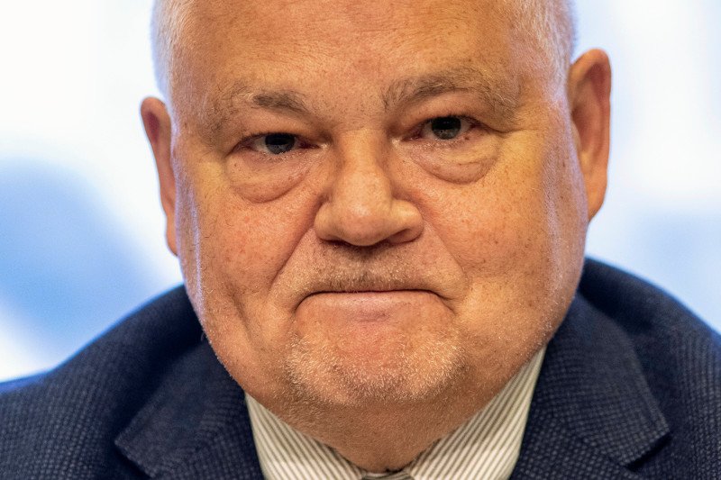 Adam Glapiński wcale nie był związany ze środowiskiem PiS od zawsze.