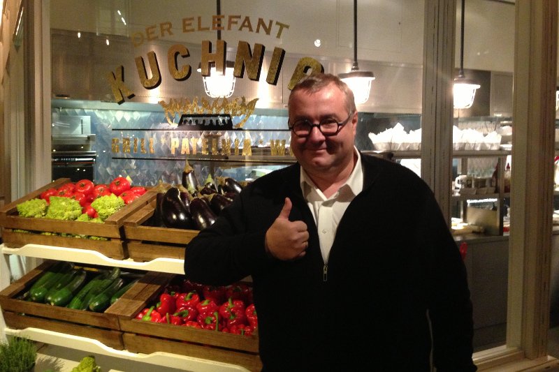 Artur Jarczyński - właściciel Piwnej Kompanii, U Szwejka, Bazyliszka, St. Antonio, der Elefant