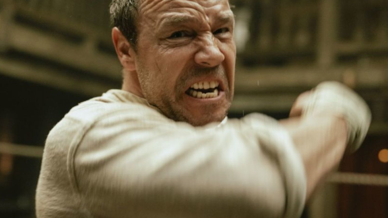 O czym jest serial "Tysiąc ciosów" Disney+? Stephen Graham w "Tysiąc ciosów"