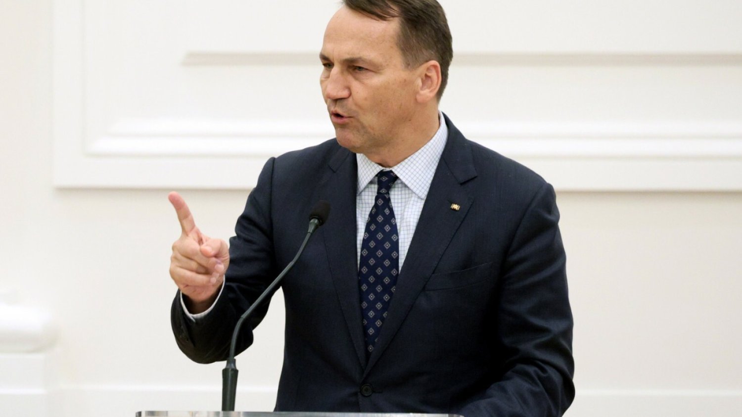 Radosław Sikorski o pochówku ofiar Rzezi Wołyńskiej.