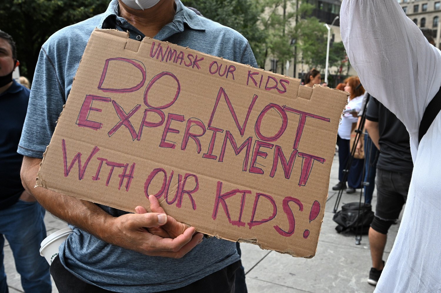 Antyszczepionkowcy protestują w USA chociaż wielu z nich umiera z powodu koronawirusa