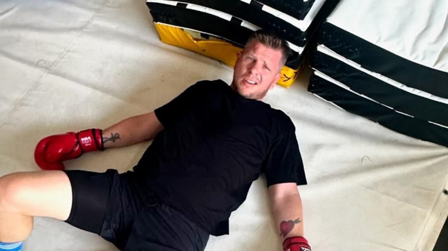 Filip Chajzer tłumaczy się z udziału w Fame MMA.