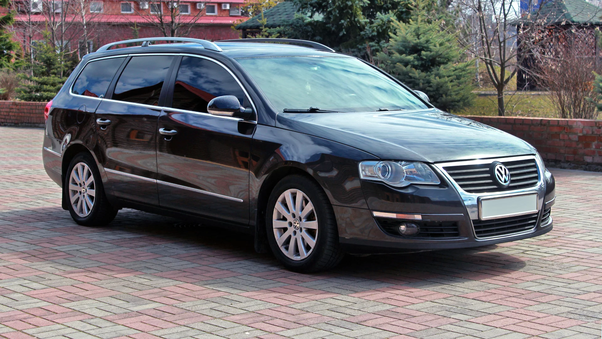 Wzięli leciwego Passata, RAVkę i nowe chińskie SUV-y na tor. Wyniki testu porażają