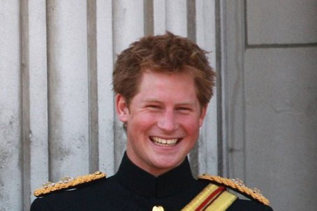 Książę Harry w oficjalnym mundurze