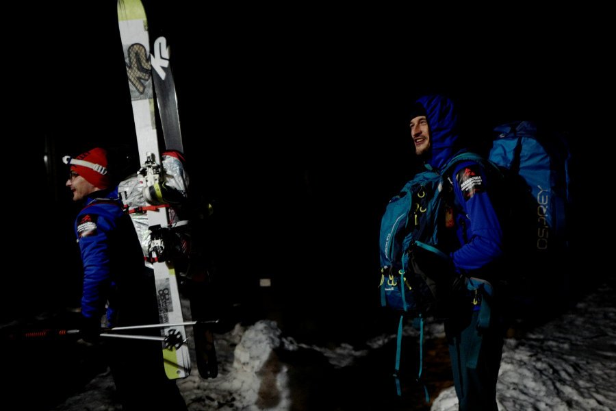 Uczestnicy wyprawy na K2 Adam Bielecki i Artur Małek. Wszyscy chcą wyruszyć na pomoc Tomaszowi Mackiewiczowi.