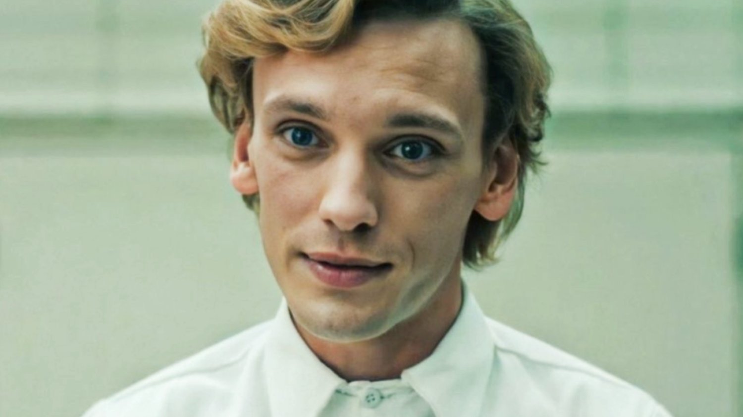 Jamie Campbell Bower ze "Stranger Things" zmagał się z uzależnieniem od alkoholu i narkotyków. Jamie Campbell Bower ze "Stranger Things" zmagał się z uzależnieniem od alkoholu i narkotyków.