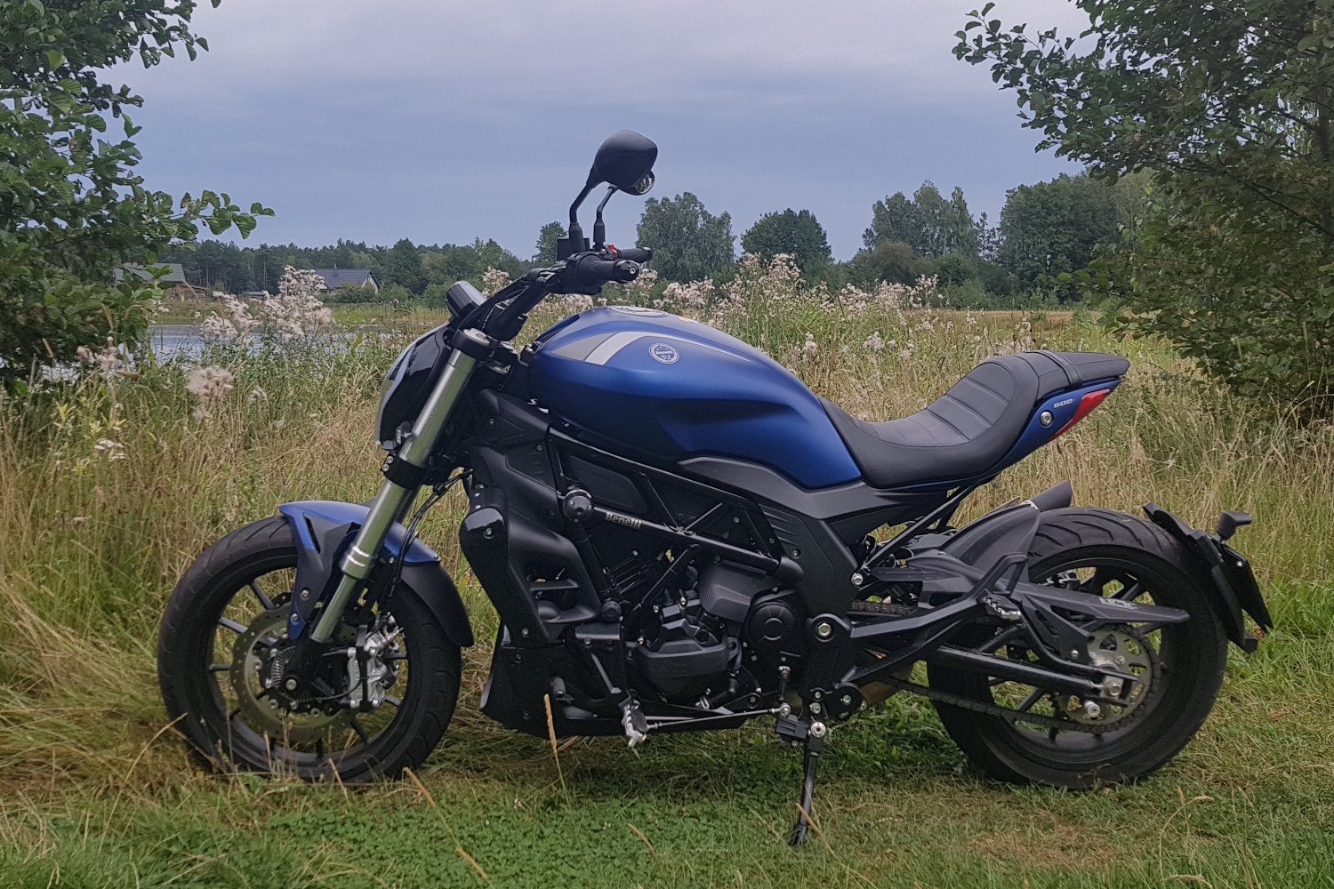 Benelli 502C nie boi się lekkiego terenu.