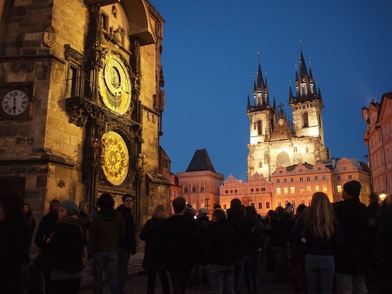 Praga, Zegar Orloj na ścianie wieży ratuszowej.
