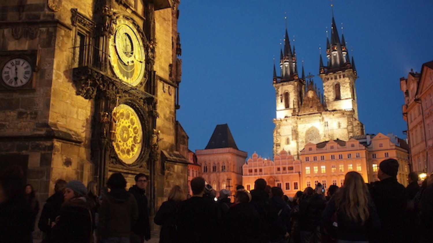 Praga, Zegar Orloj na ścianie wieży ratuszowej.