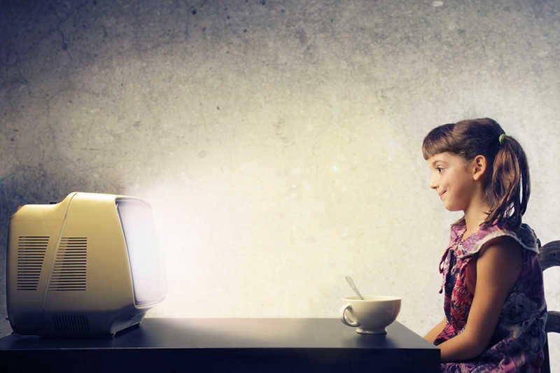 Dzieci nie powinny oglądać telewizji co najmniej do 3 roku życia