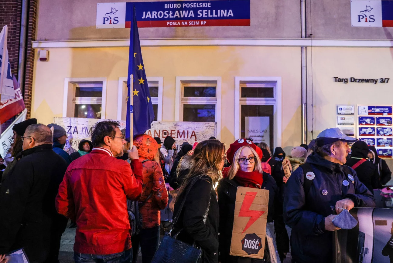 Demonstracje w Gdańsku z okazji rocznicy wyroku Trybunału Konstytucyjnego ws. aborcji.