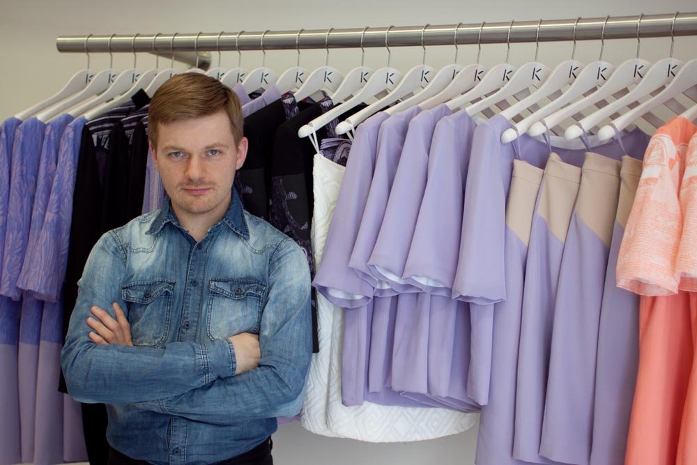 Krzysztof Stróżyna w swoim butiku przy ul. Mokotowskiej.