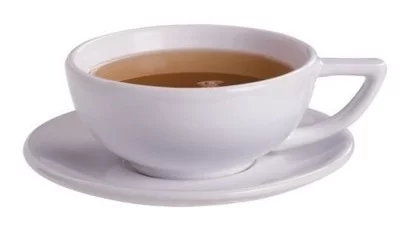 Zestaw do herbaty Richmont. Czarną herbatę najlepiej jest pić w białych, porcelanowych filiżankach. Wówczas poza aromatem i smakiem można docenić szlachetny kolor naparu podkreślony przez naczynie.