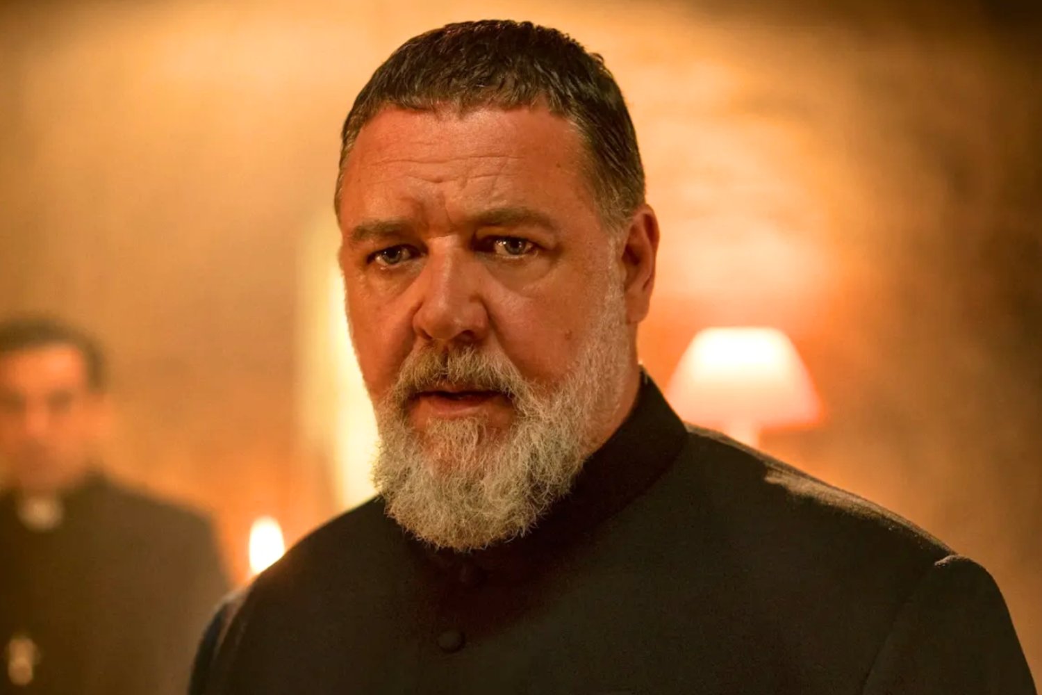 Nie tylko Russell Crowe zagra w nowej wersji hitu lat 80. To on będzie złolem Jeremy Irons zagra w nowej wersji hitu lat 80. Razem z Russellem Crowem