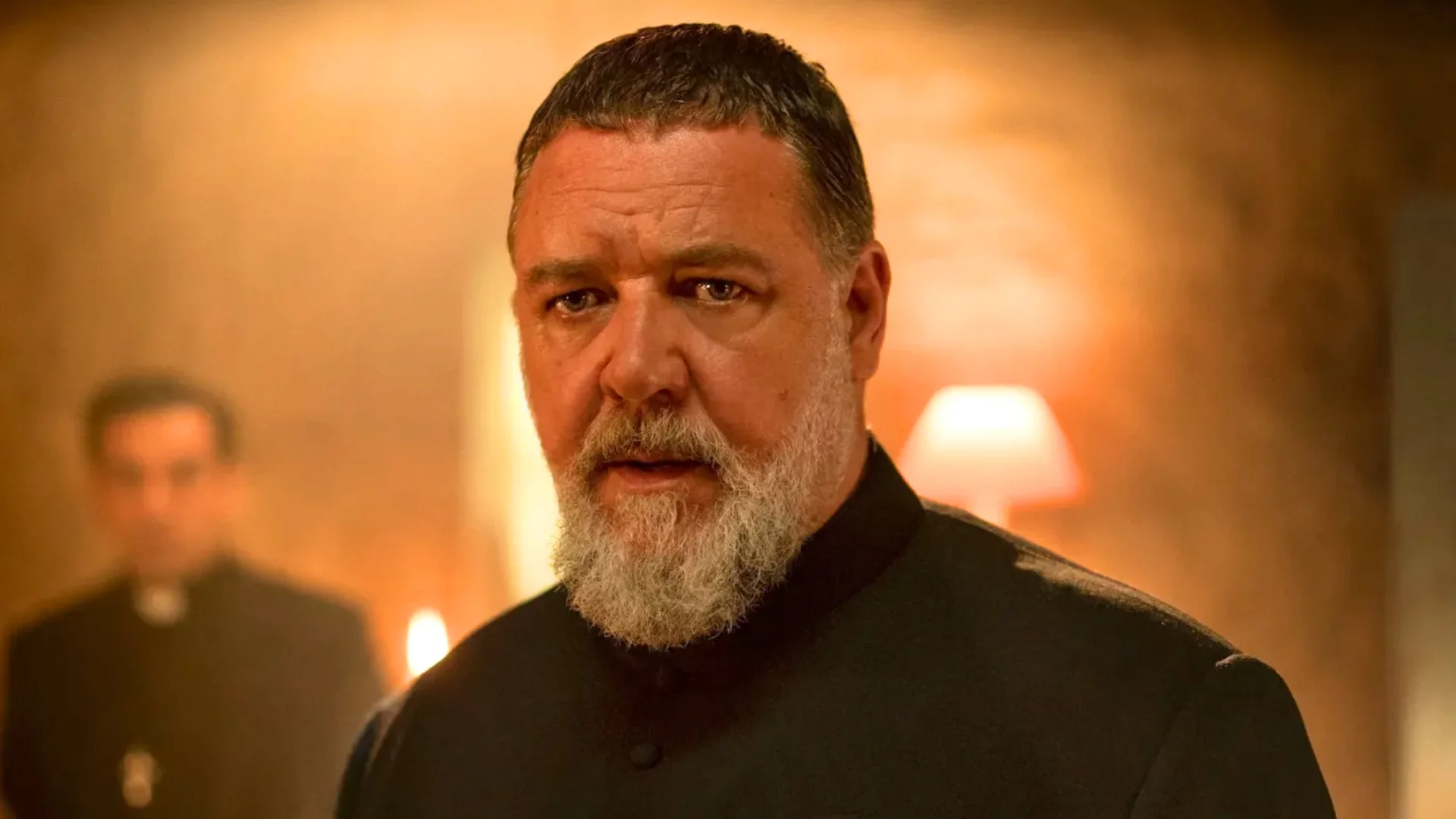 Nie tylko Russell Crowe zagra w nowej wersji hitu lat 80. To on będzie złolem Jeremy Irons zagra w nowej wersji hitu lat 80. Razem z Russellem Crowem