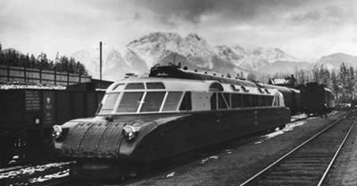 I pomyśleć że przed wojną pociąg z Zakopanego do Krakowa jechał 2 godziny 18 minut. Teraz "tylko" dwa razy tyle...