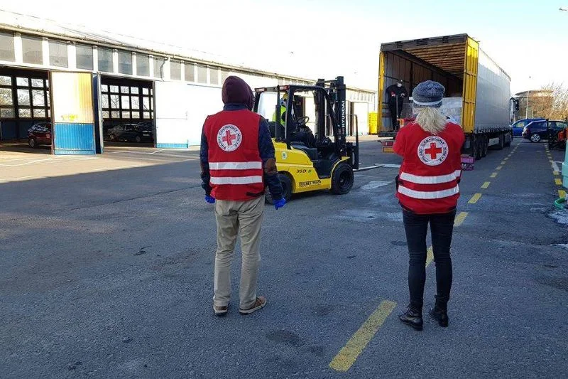 Rozdysponowaniem przekazanych przez P&G artykułów zajmą się krajowe stowarzyszenia Czerwonego Krzyża i Czerwonego Półksiężyca