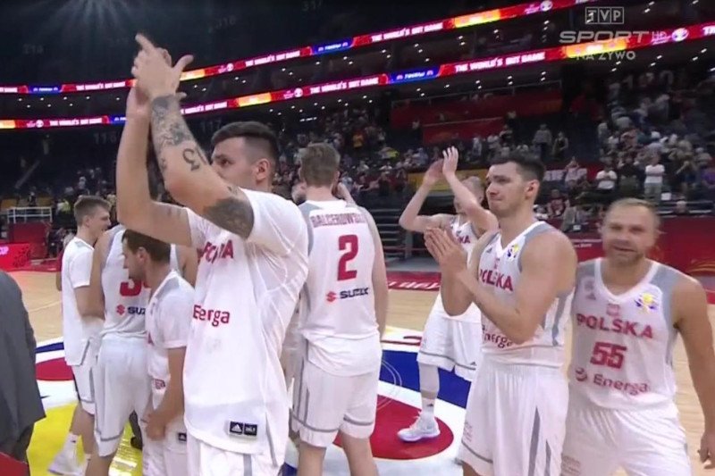 Polscy koszykarze po wygranym meczu z reprezentacją Rosji  awansowali do ćwierćfinału mistrzostw świata.
