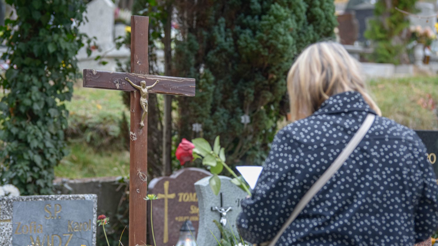 Zasiłek pogrzebowy wzrasta z 4 tys. zł do 7 tys. zł w 2016 r. Będzie też waloryzowany
