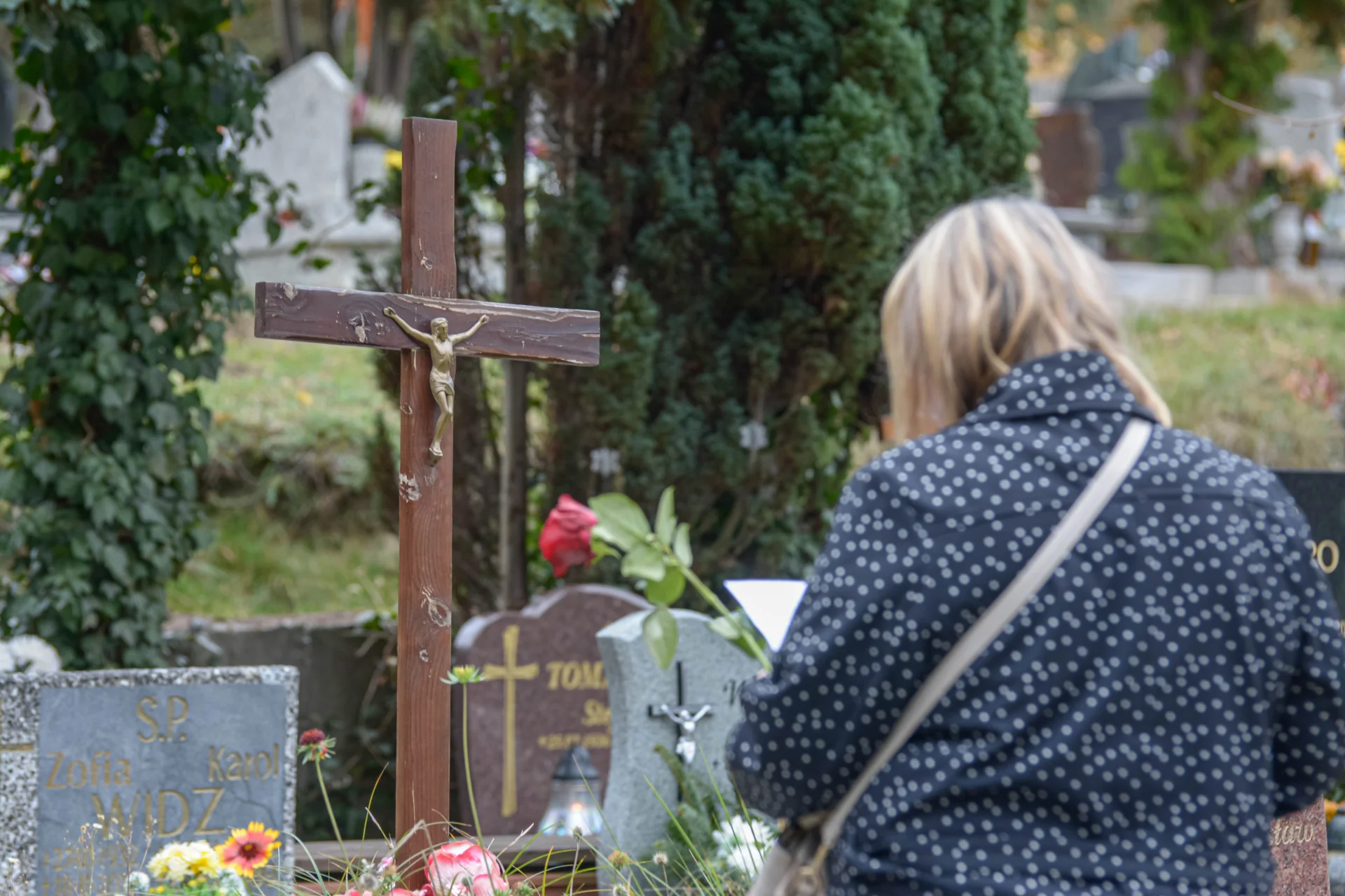 Zasiłek pogrzebowy wzrasta z 4 tys. zł do 7 tys. zł w 2016 r. Będzie też waloryzowany