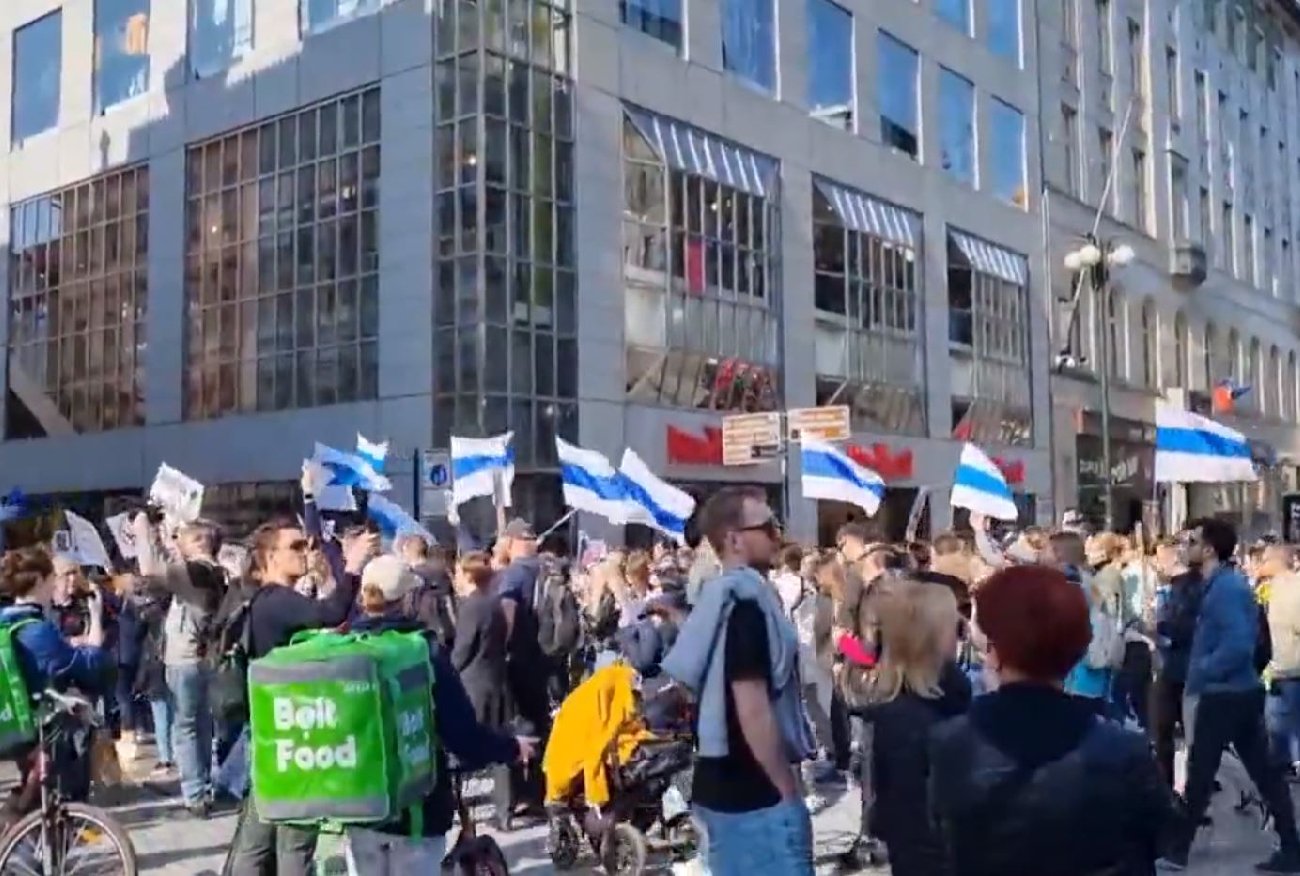Czechy. Rosjanie oprotestowali Putina. Oto ich nowa flaga narodowa