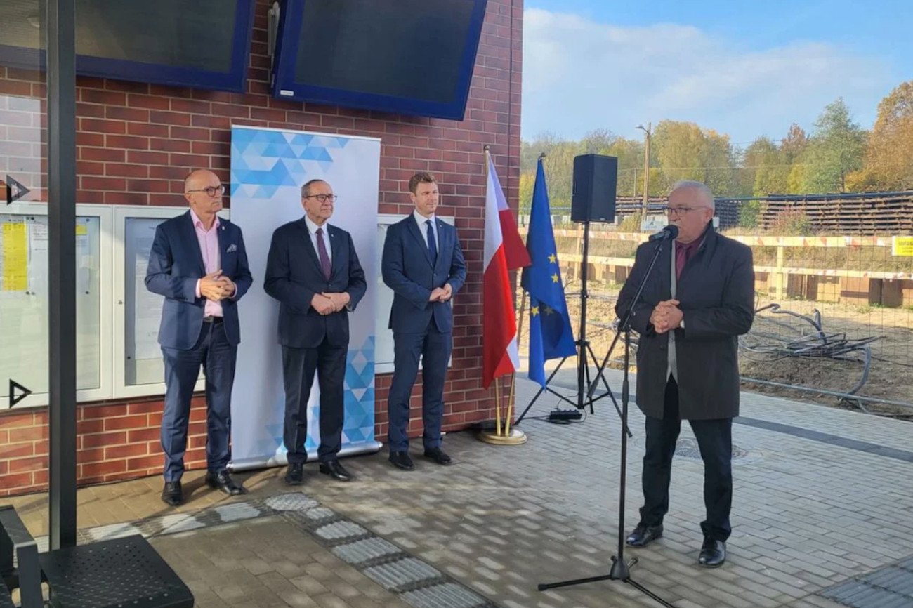 Budowa nowego dworca w Raciborach wywołała falę komentarzy w całym kraju. Jak oceniają ją mieszkańcy?