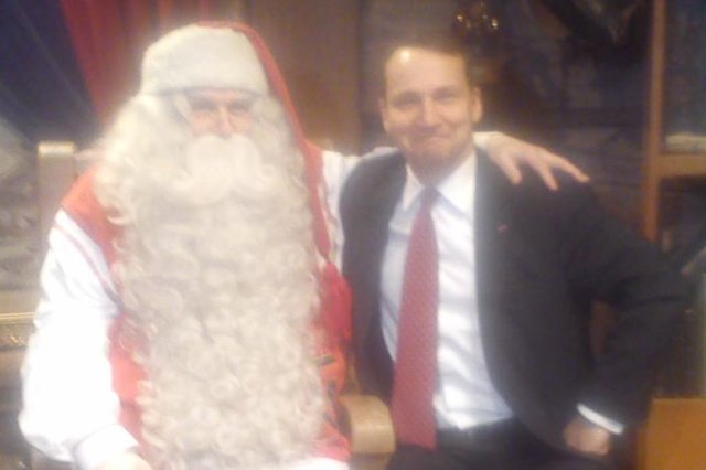 Radosław Sikorski odwiedził Świętego Mikołaja
