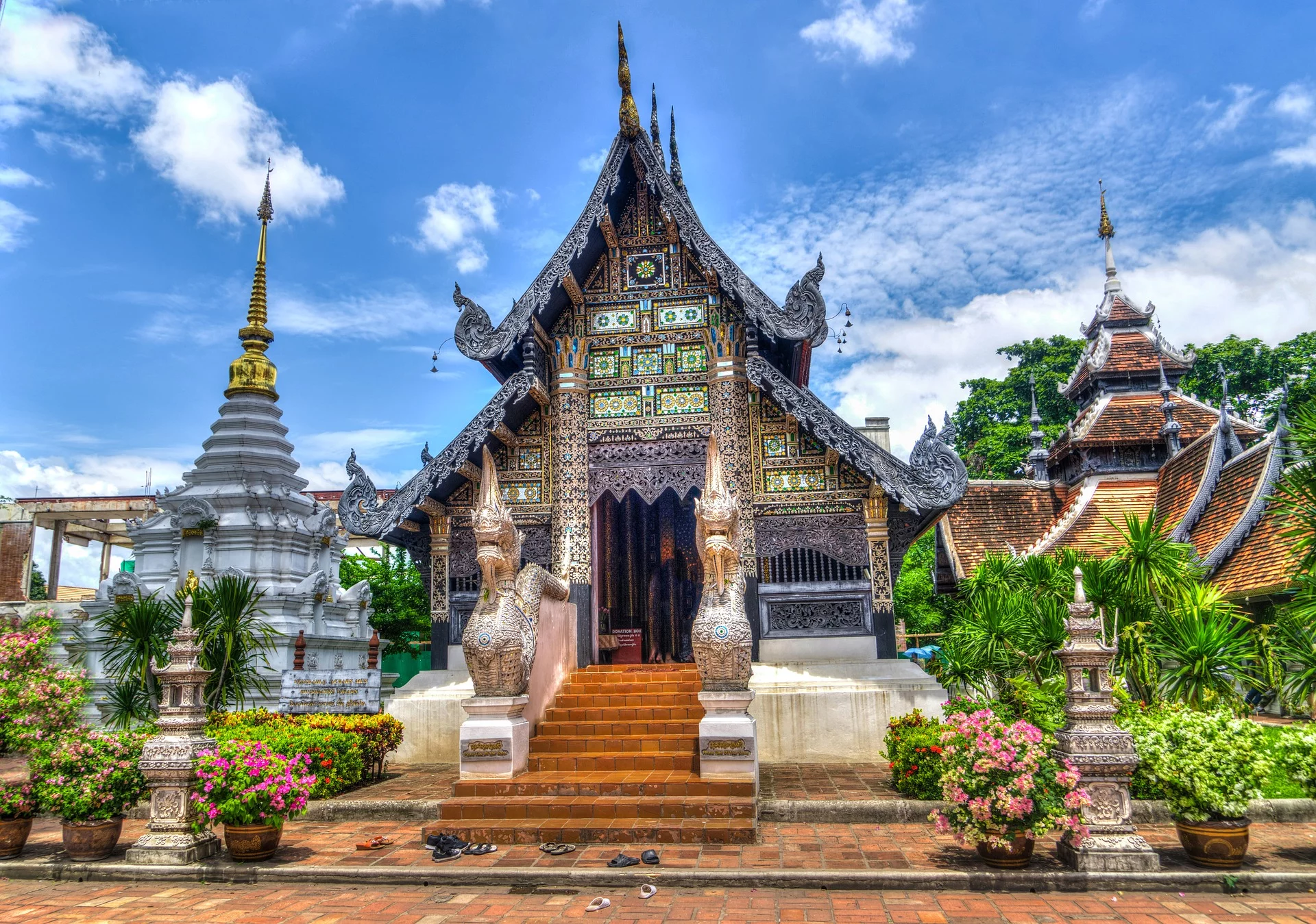 Pocztówkowa wersja świątyni w Chiang Mai