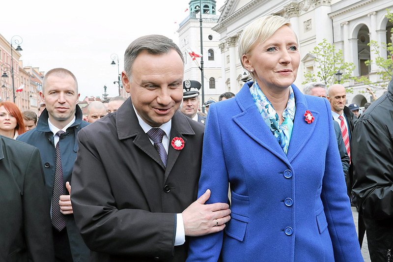 Czy prezydent Andrzej Duda wyszedł przed swój polityczny szereg propozycją zmiany konstytucji, którą złożył podczas obchodów Święta Narodowego 3 maja?