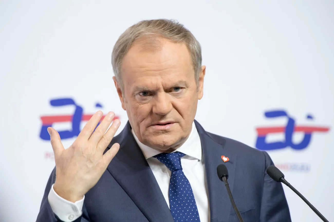 Tusk wskazał ważny wątek w sondażu. Bezlitośnie porównał wynik Nawrockiego Tusk pokazał nowy sondaż. Wskazał ważny wątek i zażartował z Nawrockiego