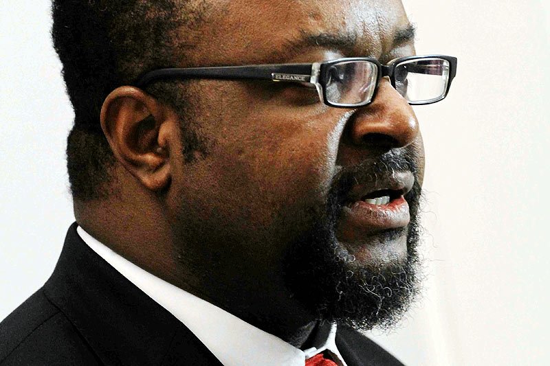 Poseł John Godson tłumaczy słowa Lecha Wałęsy o homoseksualistach. W sporze z Michałem Pirógiem w programie "Kropka nad i" przekonywał, że legalizacja związków gejów i lesbijek "wyprowadzi nas na manowce".