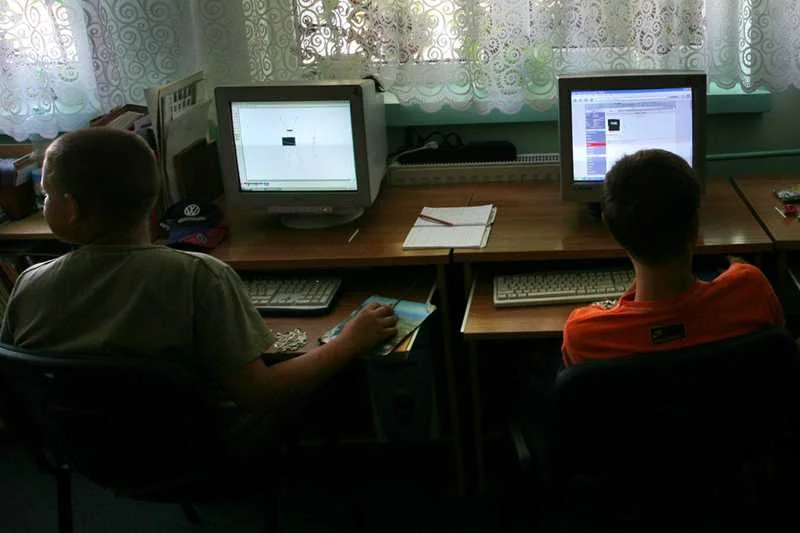 Dostęp nieletnich do pornografii to poważny problem dla rodziców