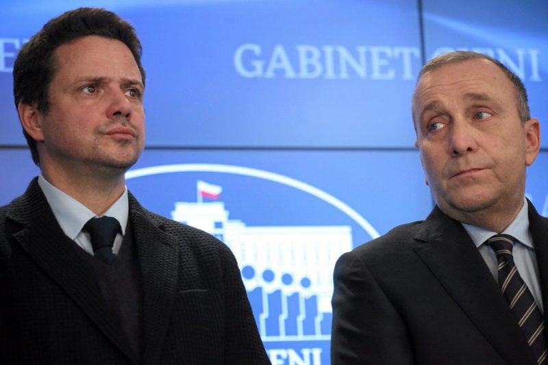 Grzegorz Schetyna odcina Rafał Trzaskowskiego od spraw krajowych?