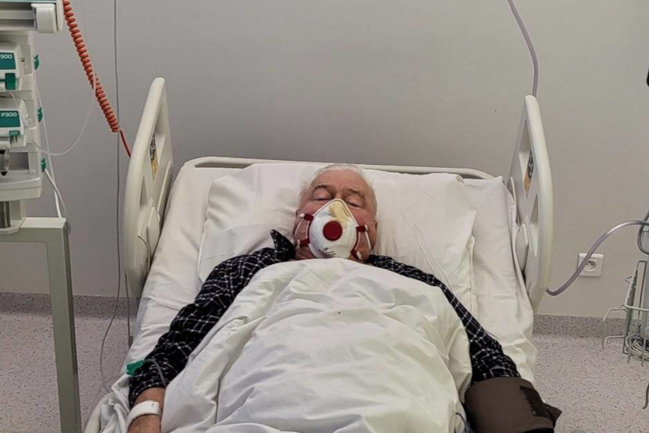 Lech Wałęsa trafił do szpitala. "Trafił mnie"
