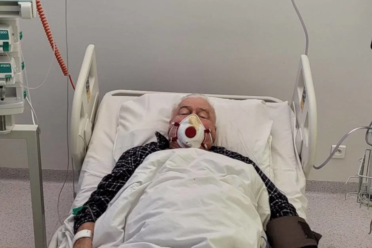 Lech Wałęsa trafił do szpitala. "Trafił mnie"