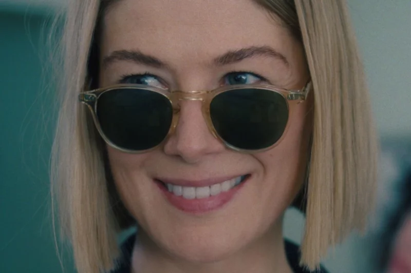 Rosamund Pike w filmie "O wszystko zadbam".