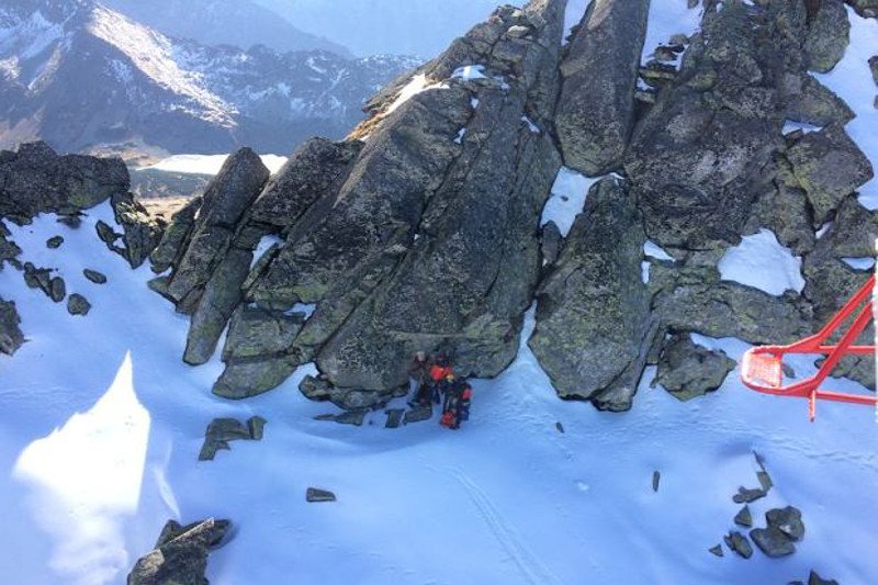 Ojciec wraz z 11-letnią córką nie byli w stanie zejść z Orlej Perci. Na pomoc wysłano śmigłowiec TOPR