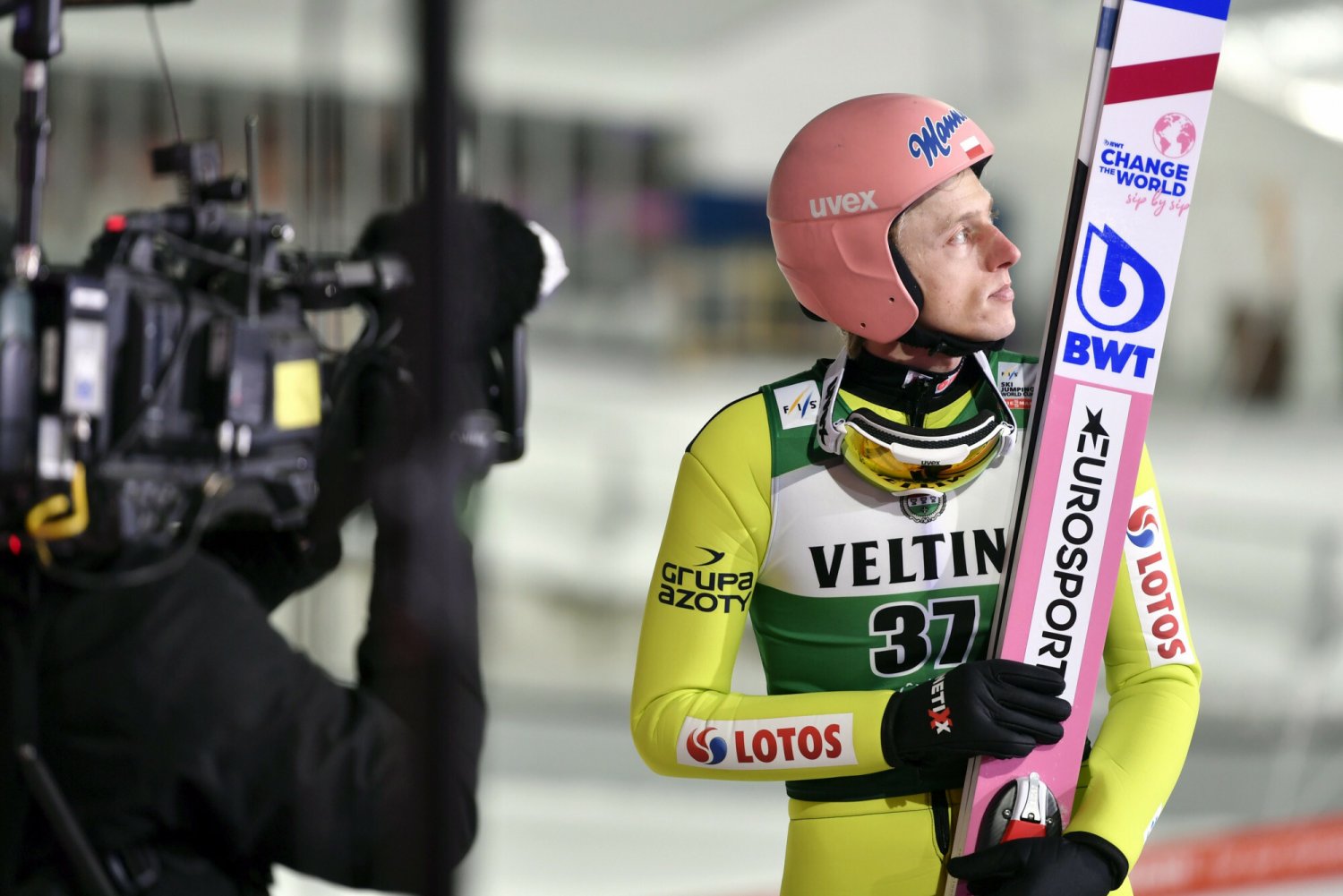 Dawid Kubacki opowiedział o tym, co skoczkowie robią po zakończeniu sezonu. Na razie czekają na trenera