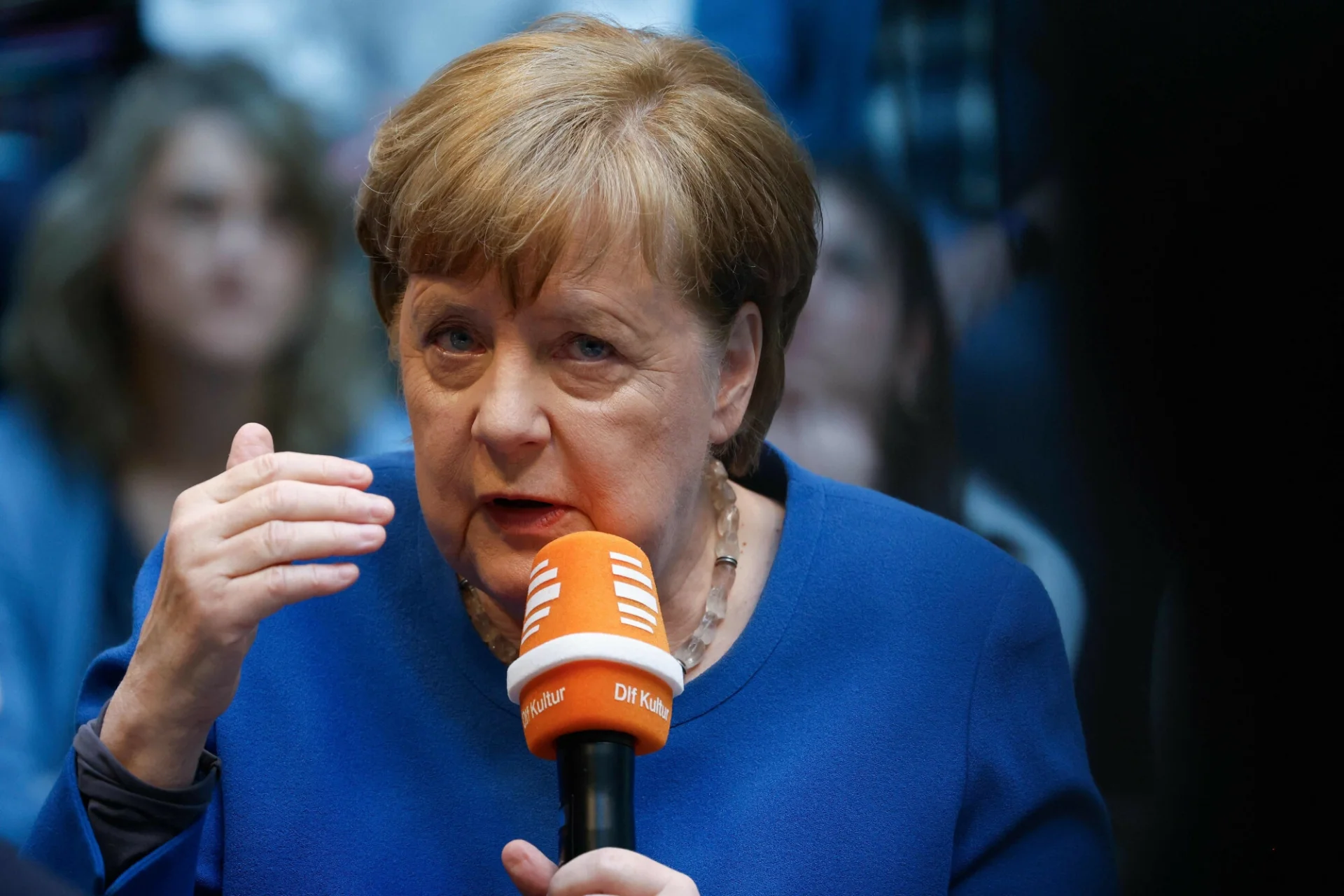 Angela Merkel chwali ostrzejszy kurs wobec migracji