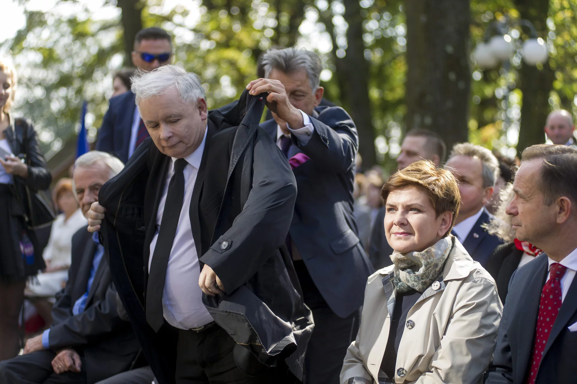 Politycy PiS na mszy w Strachocinie w październiku 2015, tuż przed wyborami do parlamentu.