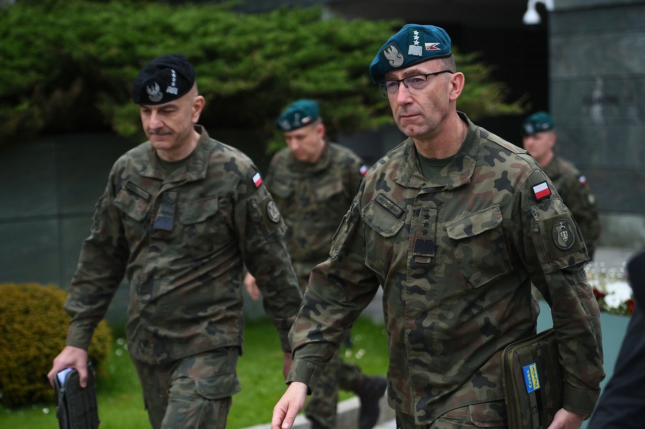 BBC informuje o zmianach w polskiej armii. Nawiązuje do prawicowego rządu.