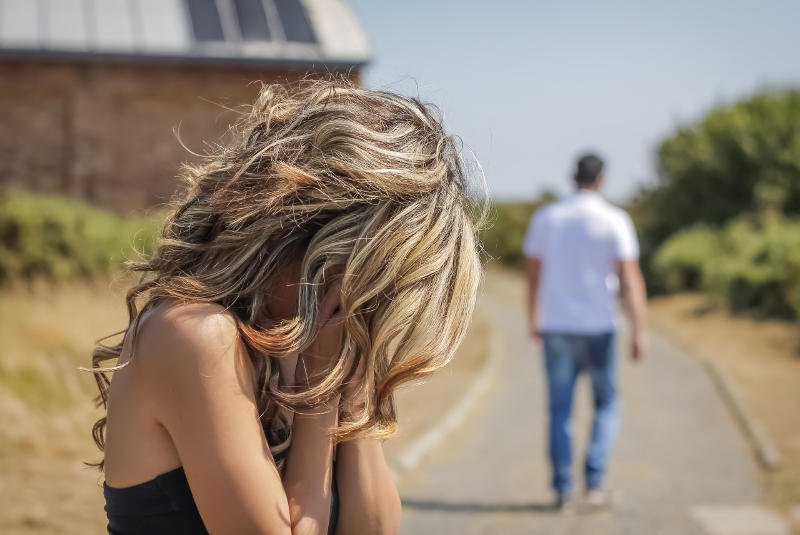 Jesteś w związku? Uważaj na siebie na przełomie lutego i marca oraz przed Bożym Narodzeniem.