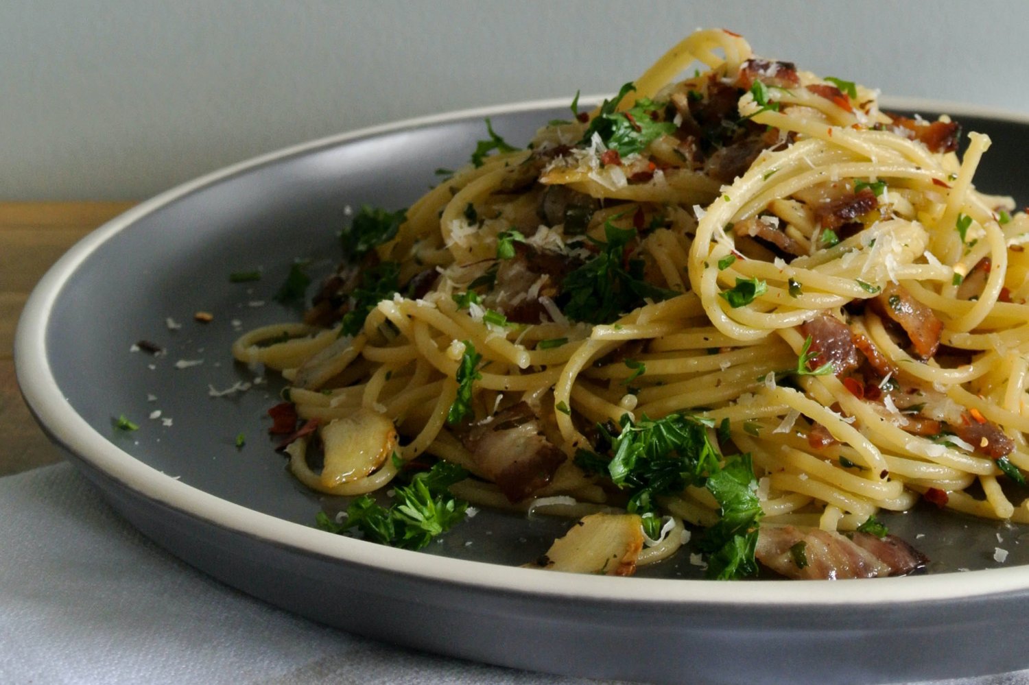 Oto pomysły na przepisy z wykorzystaniem czosnku. To aromatyczne warzywo ma wiele wartości odżywczych.