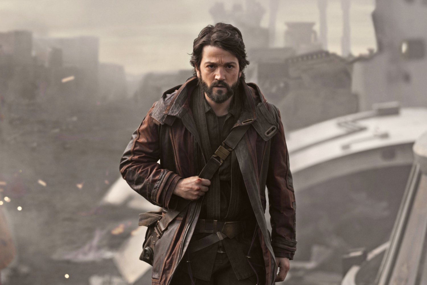 "Andor" to duża zmiana dla "Gwiezdnych wojen". Diego Luna jako Cassian Andor.