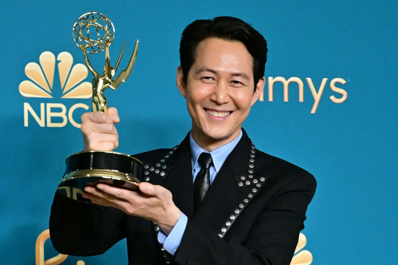 Lee Jung-jae z serialu "Squid Game" zdobył historyczną nagrodę Emmy. Lee Jung-jae z serialu "Squid Game" zdobył historyczną nagrodę Emmy.